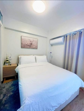 1 BR Condo with balcony in Verdon Parc Trevans 512